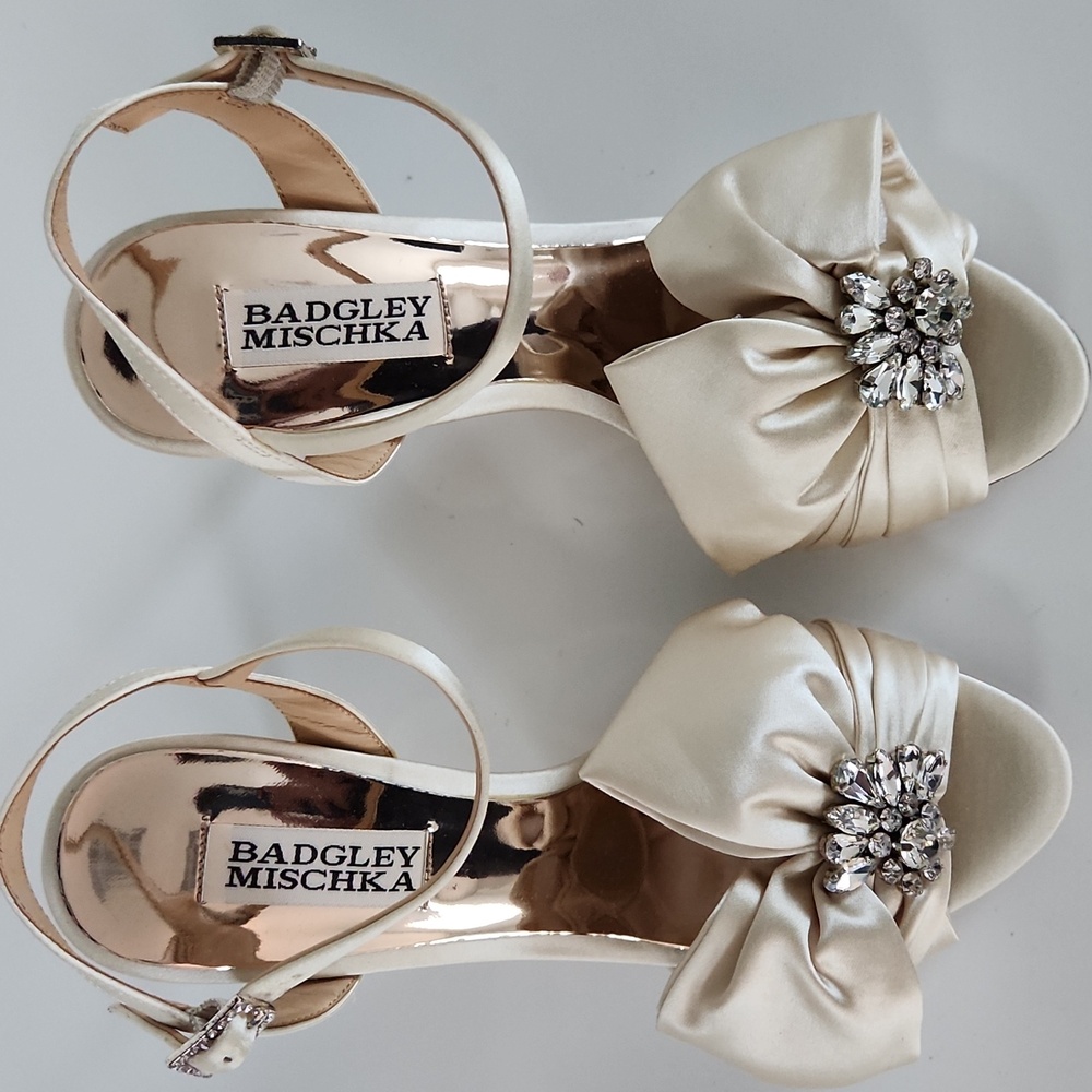 Badgley Mischka Samantha Embellished Satin Sandals $215 5.5 - Picture 3 of 13
